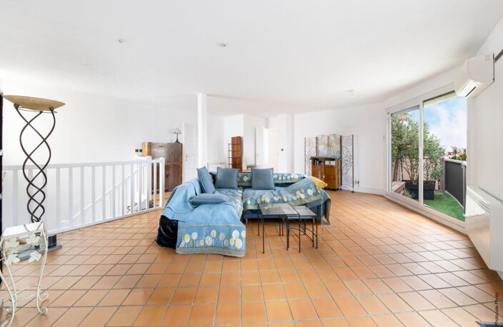 TOULOUSE GUILHEMERY / BONHOURE BEAU T5/6 DUPLEX AVEC BALCONS, TERRASSE, PARKINGS ET CELLIER — photo 4