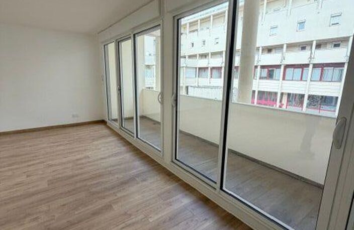 Appartement À Vendre — photo 2