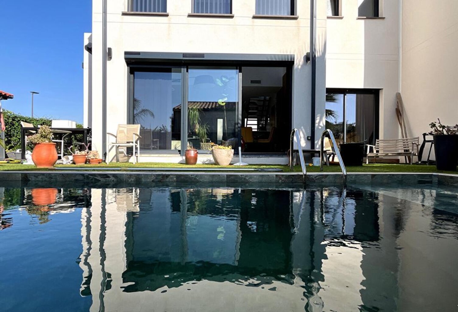 Magnifique maison contemporaine  en R+1 de 120 m² avec piscine sur un terrain de 300 m² en 3 faces — photo 1