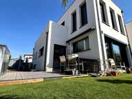 Magnifique maison contemporaine  en R+1 de 120 m² avec piscine sur un terrain de 300 m² en 3 faces — photo 2