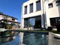 Magnifique maison contemporaine  en R+1 de 120 m² avec piscine sur un terrain de 300 m² en 3 faces — photo 3