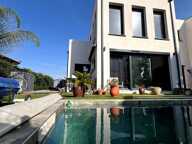 Magnifique maison contemporaine  en R+1 de 120 m² avec piscine sur un terrain de 300 m² en 3 faces — photo 4