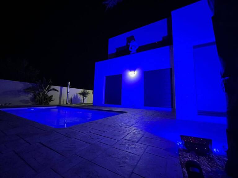 Incroyable villa de 142 m²  en R+1 contemporaine sur un terrain de 400 m²  en 4 faces sans vis-à-vis avec piscine — photo 1
