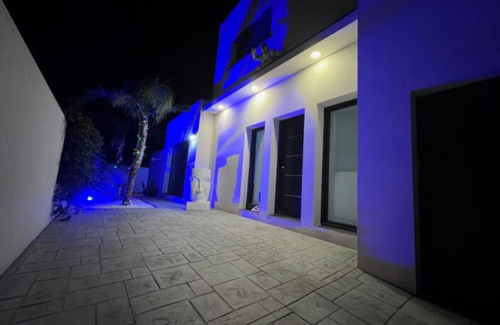 Incroyable villa de 142 m²  en R+1 contemporaine sur un terrain de 400 m²  en 4 faces sans vis-à-vis avec piscine — photo 2