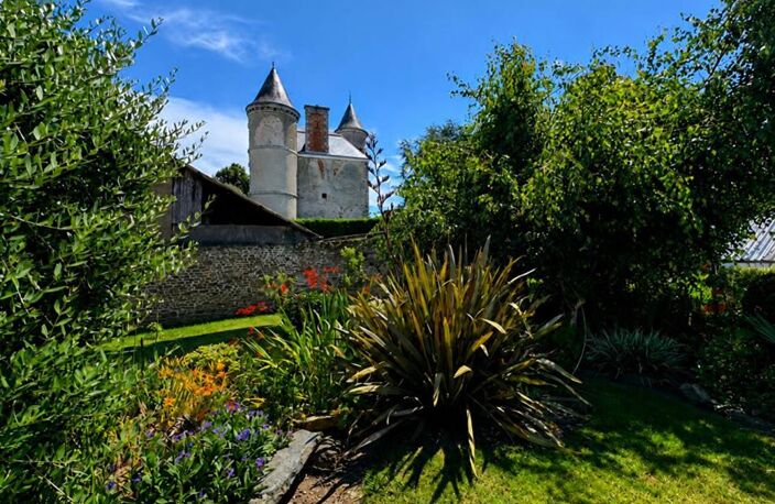 Maison de bourg rénovée de 130 m² avec jardin, véranda et deux garages ? Aucun travaux à prévoir ? Ambrières-les-Vallées 53300 en mayenne 53 — photo 2