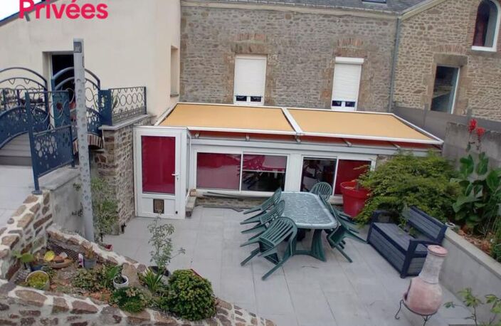 Maison de bourg rénovée de 130 m² avec jardin, véranda et deux garages ? Aucun travaux à prévoir ? Ambrières-les-Vallées 53300 en mayenne 53 — photo 3