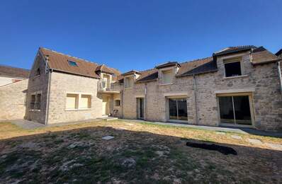 Maison en pierre 5 pièces, double garage, dépendance et jardin — photo du bien