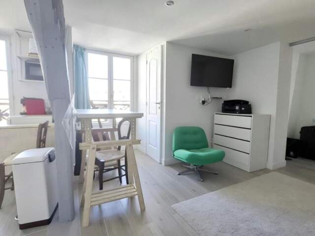 Grand studio Marais 27 m2 Paris 4e — photo du bien