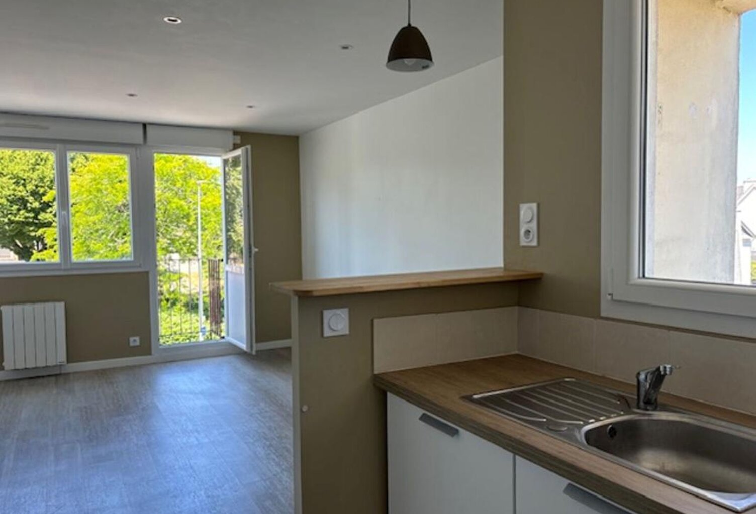QUIMPER -T2-44m²--Entièrement rénové- — photo 1