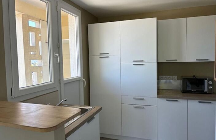 QUIMPER -T2-44m²--Entièrement rénové- — photo 3