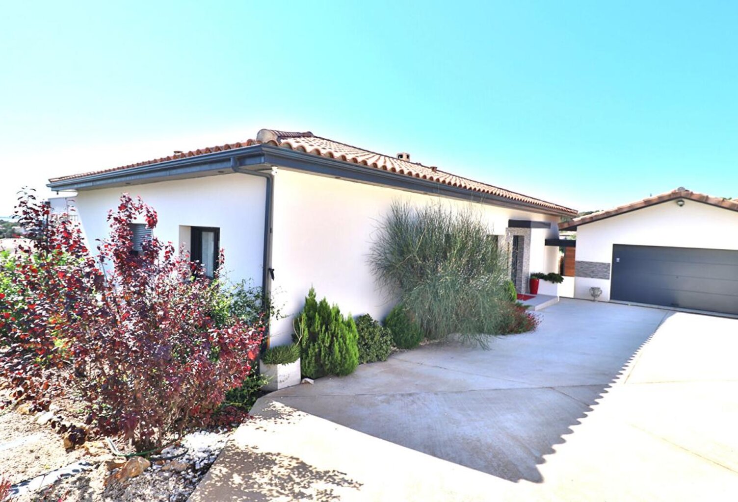 Villa contemporaine 5 pièce(s) 150 m2 sur un terrain de 1000m² avec piscine — photo 1