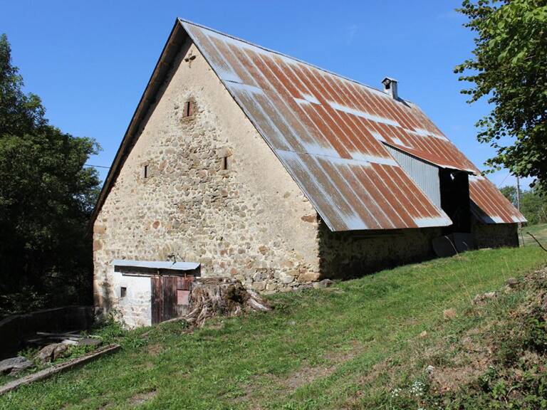 Grange à Larodde (63) — photo 1