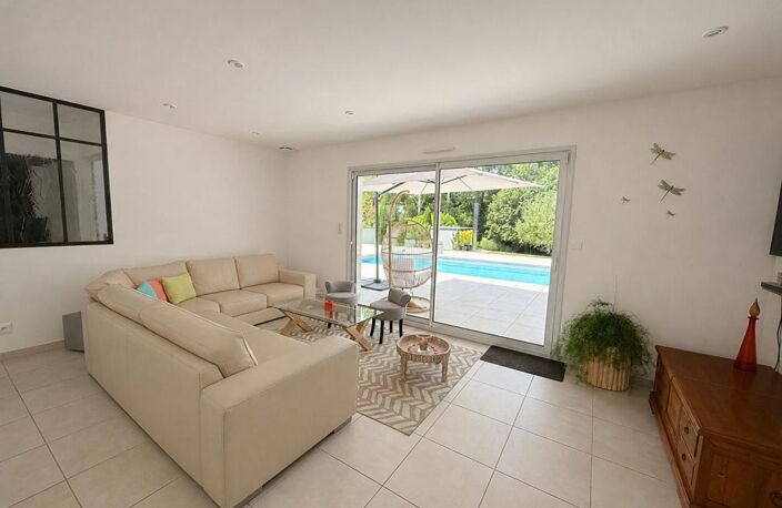 Villa Champniers 6 pièce(s) 140 m2 — photo 2