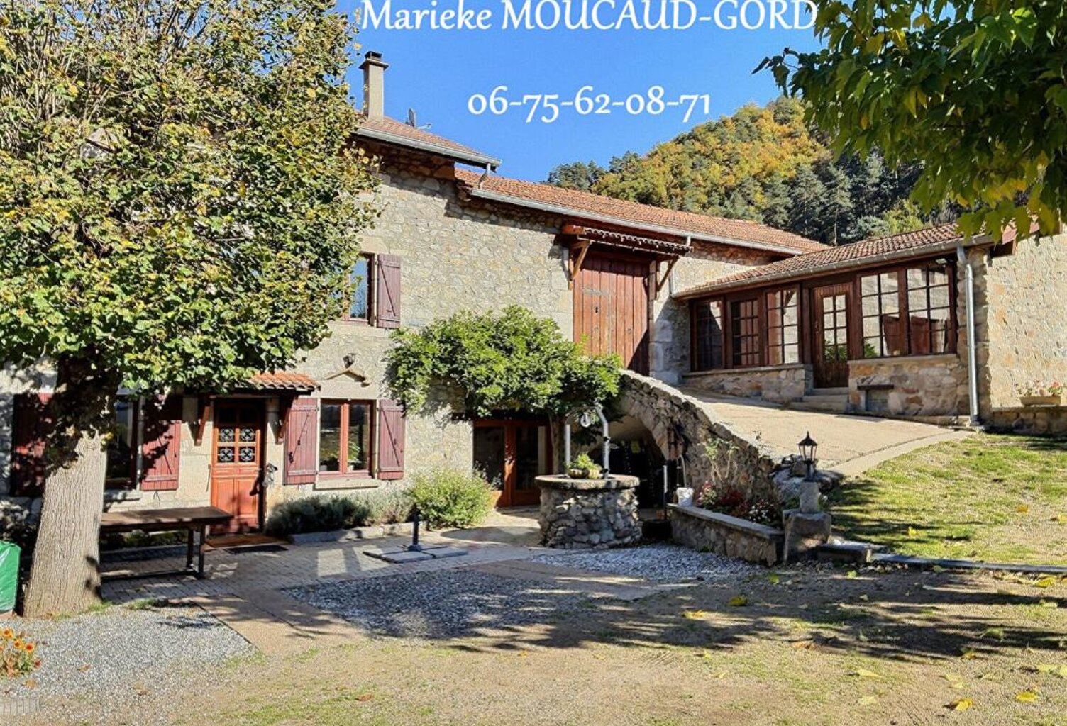 Maison en pierre rénovée de 150 m²  4 chambres dépendances  terrain clos  1489m² — photo 1