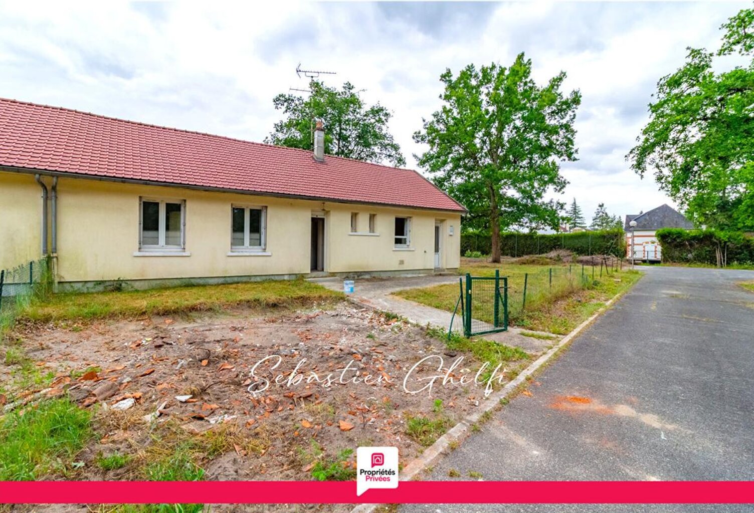 maison à rénover de plain pied avec 4 chambres terrain de 1110 m² — photo 1