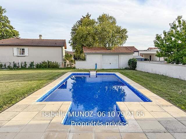 Maison Plain pied F5 de 149 m2, DPE A, piscine, dépendances, panneaux solaires, jardin — photo du bien