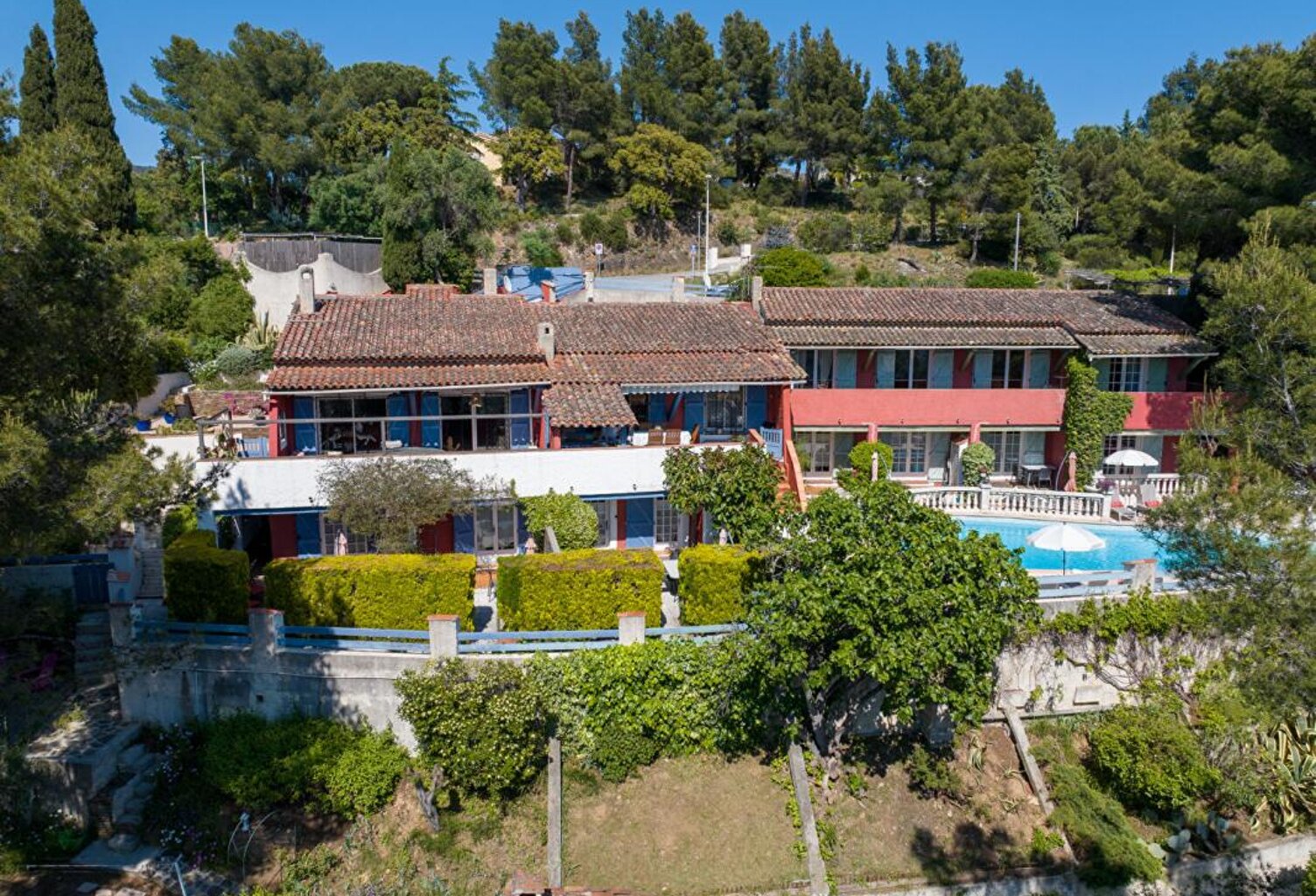 COUP DE COEUR BORMES Superbe  Propriété 360 m2 /2155m²  piscine garages parkings — photo 1