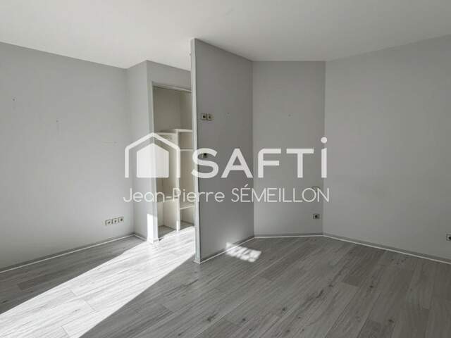 Studio lumineux, climatisation, terrasse, parking — photo du bien