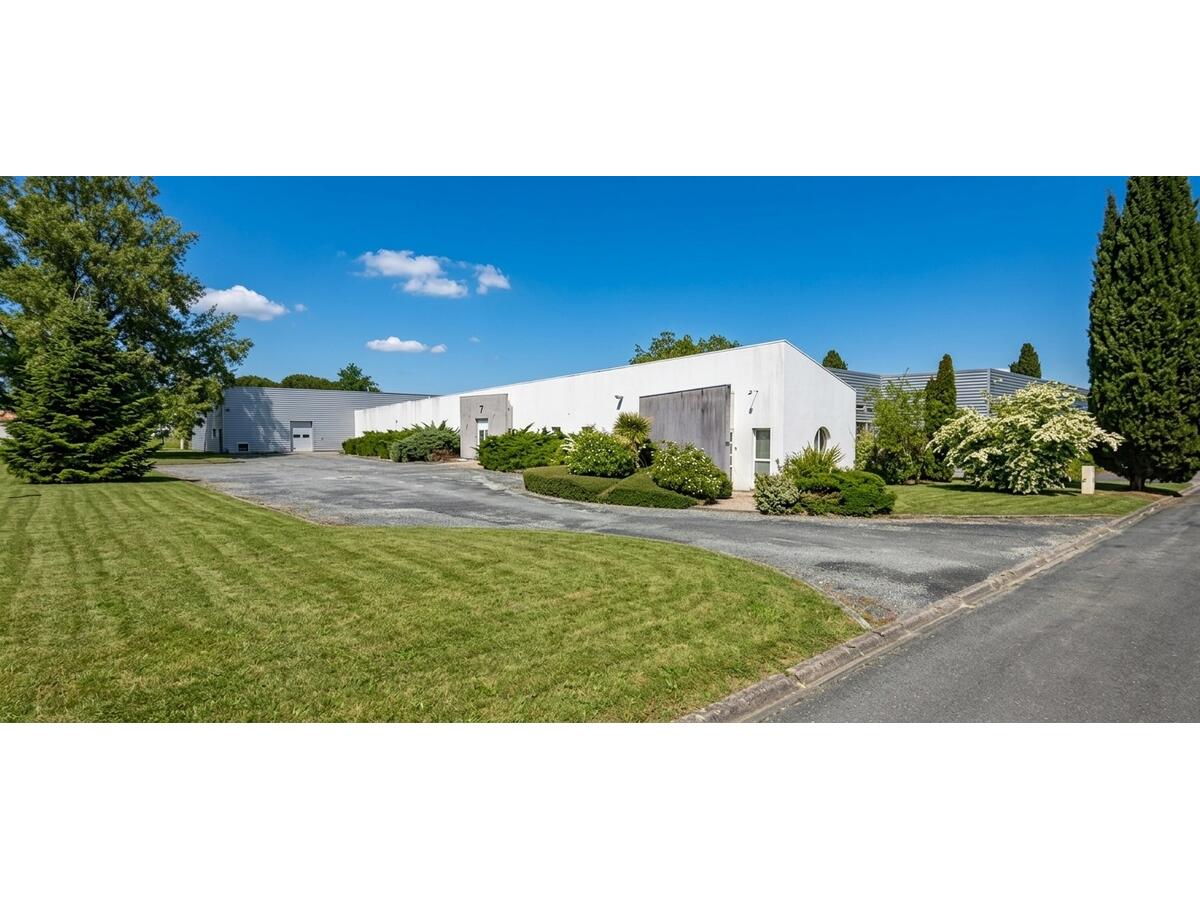  Bâtiment 14 pièces 3070 m²