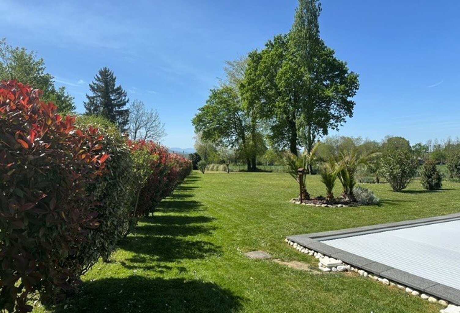 Maison contemporaine avec terrain et vue dégagée — photo 1