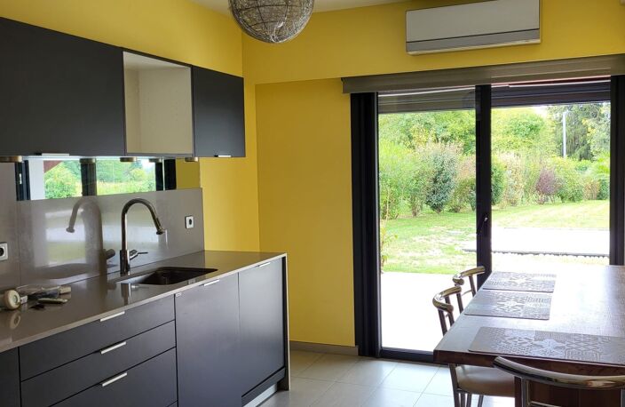 Maison contemporaine avec terrain et vue dégagée — photo 4