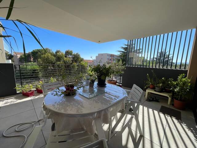 BEL APPARTEMENT MODERNE À BOULOURIS, SAINT-RAPHAËL — photo du bien