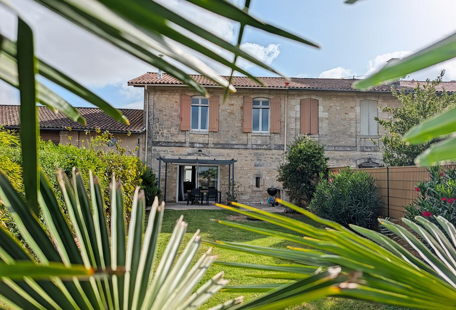 33 290 - Parempuyre - Maison en pierre - 3 chambres - jardin — photo 1