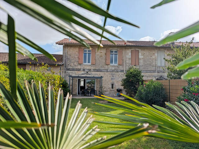 33 290 - Parempuyre - Maison en pierre - 3 chambres - jardin — photo du bien