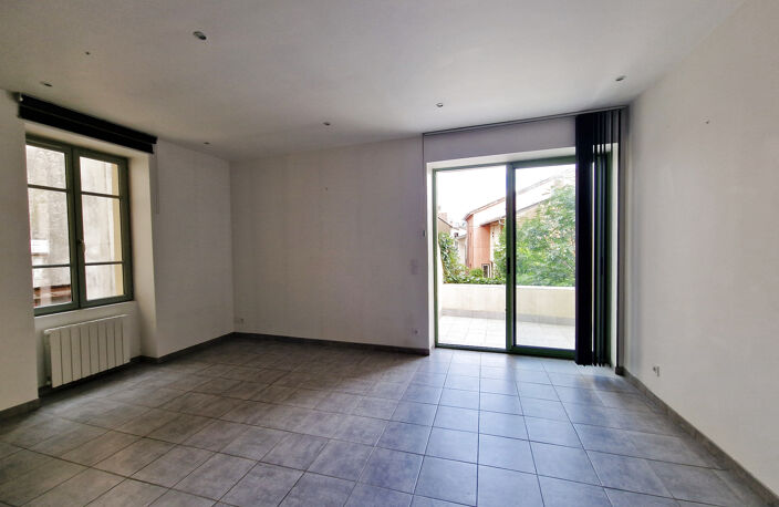 T4 en duplex avec terrasse — photo 4