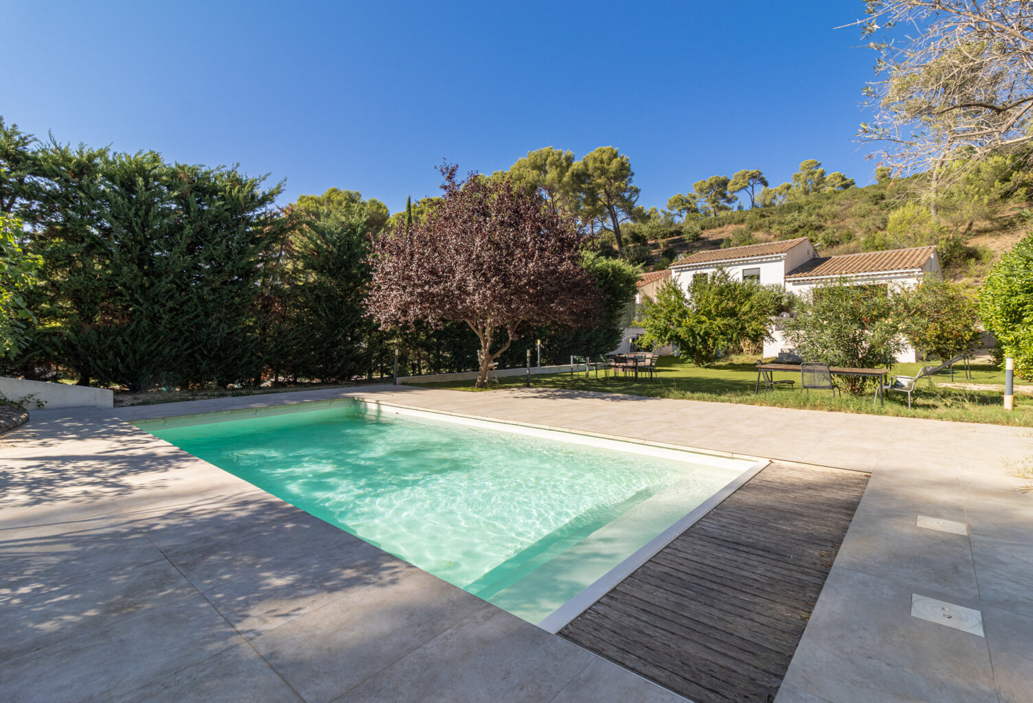 LES TROIS-LUCS : MAISON AVEC JARDIN ET PISCINE — photo 1