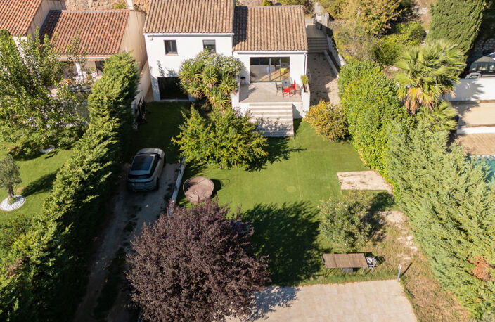 LES TROIS-LUCS : MAISON AVEC JARDIN ET PISCINE — photo 2