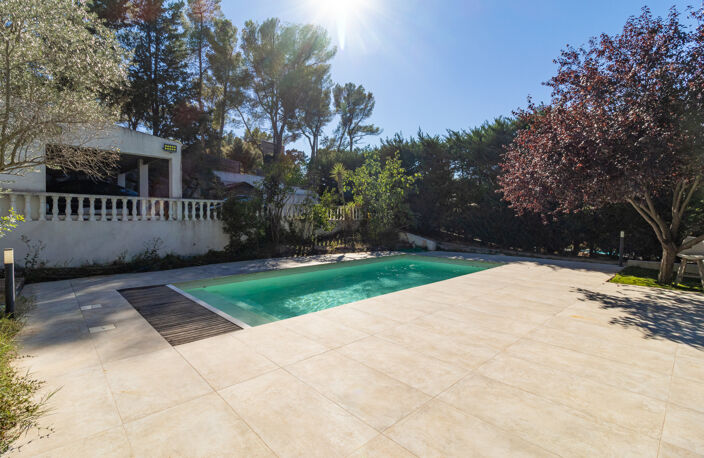 LES TROIS-LUCS : MAISON AVEC JARDIN ET PISCINE — photo 5