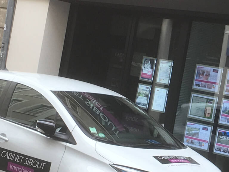 PARKING EN SOUS SOL a deux pas de la gare — photo 1