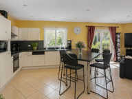 Proche Morlàas - Maison de plain-pied - 5 chambres - Terrain 1 820 m² - Carport — photo 2