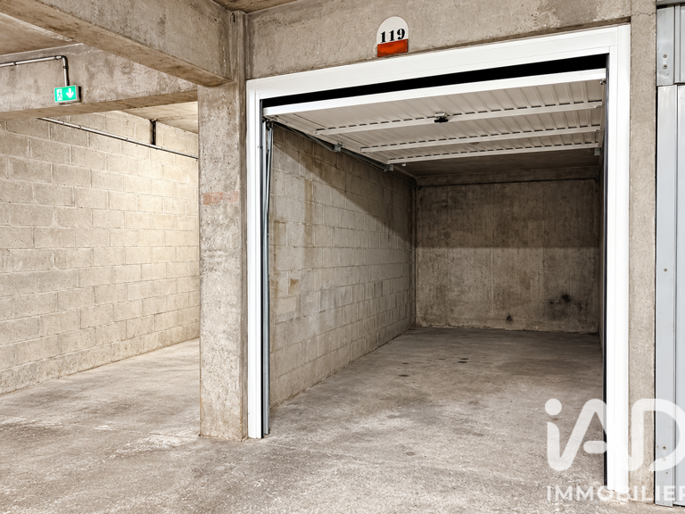 Vente Garage 12 m&sup2; — photo 1