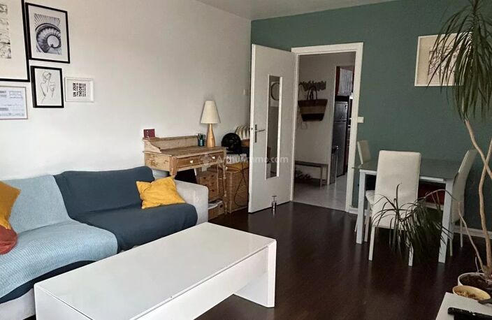 À louer – Très beau T3 rénové de 56 m² avec balcon – Villeurbanne, métro Flachet — photo 3