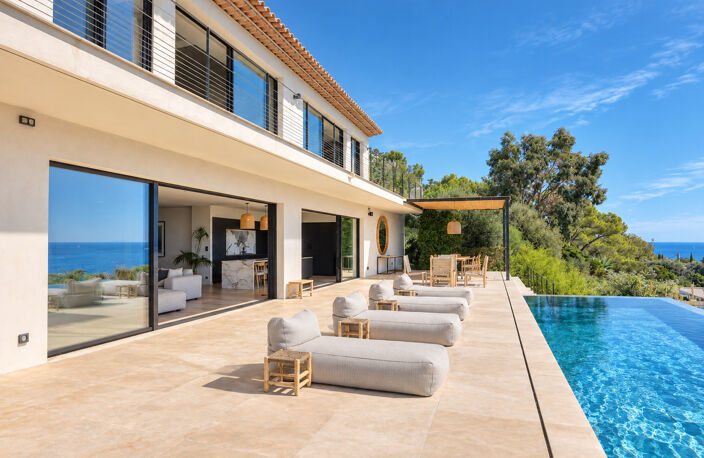 A VENDRE VILLA D'EXCEPTION PRESTATIONS HAUT DE GAMME VUE MER PANORAMIQUE BAIE DE ST-TROPEZ — photo 4