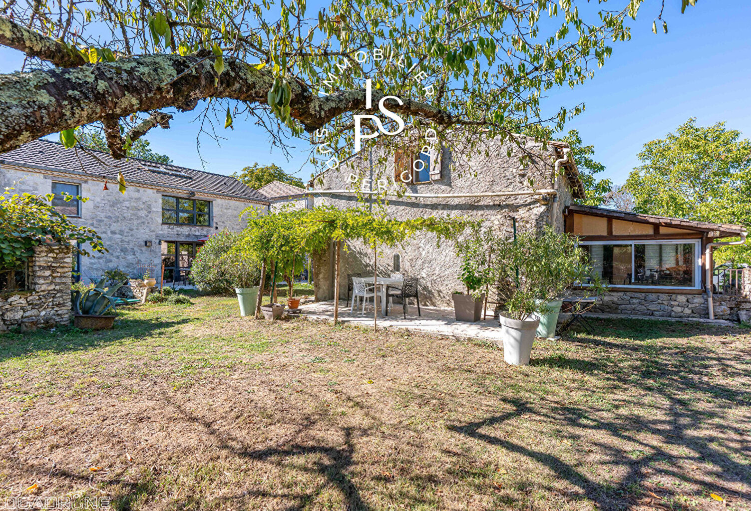Maison en pierre avec Gîte et terrain constructible, proche Villeréal — photo 1