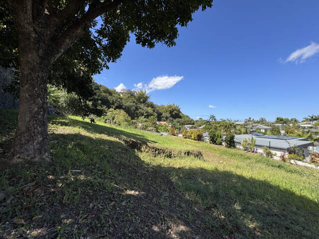 À VENDRE   RARE SUR L'ENTRE-DEUX   TERRAIN À BÂTIR DE 710 M2 — photo du bien