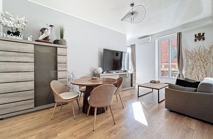 Appartement 3 pièces rénové avec balcon et vue sur le Port — photo 2