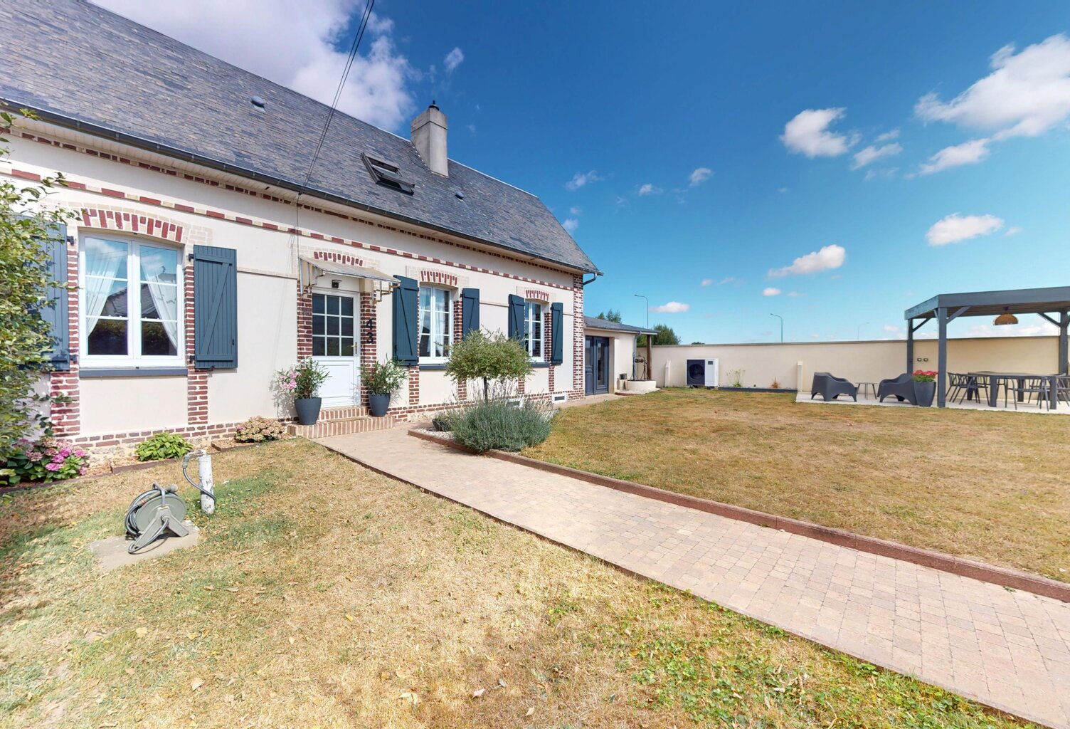 Maison À Vendre — photo 1