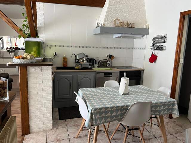 Maison de 122 m2, 3 chambres, bureau, garage et jardin. — photo du bien