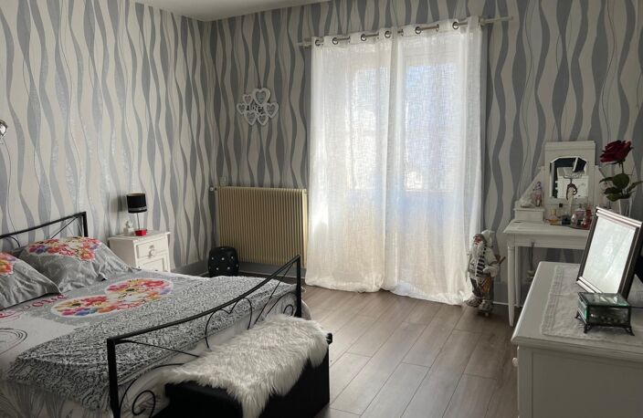 Maison de 122 m2, 3 chambres, bureau, garage et jardin. — photo 5