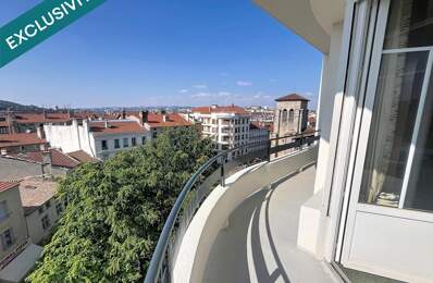 Appartement 4 pièces de 109 m² avec cave et grenier  Vue dégagée sur les toits — photo du bien