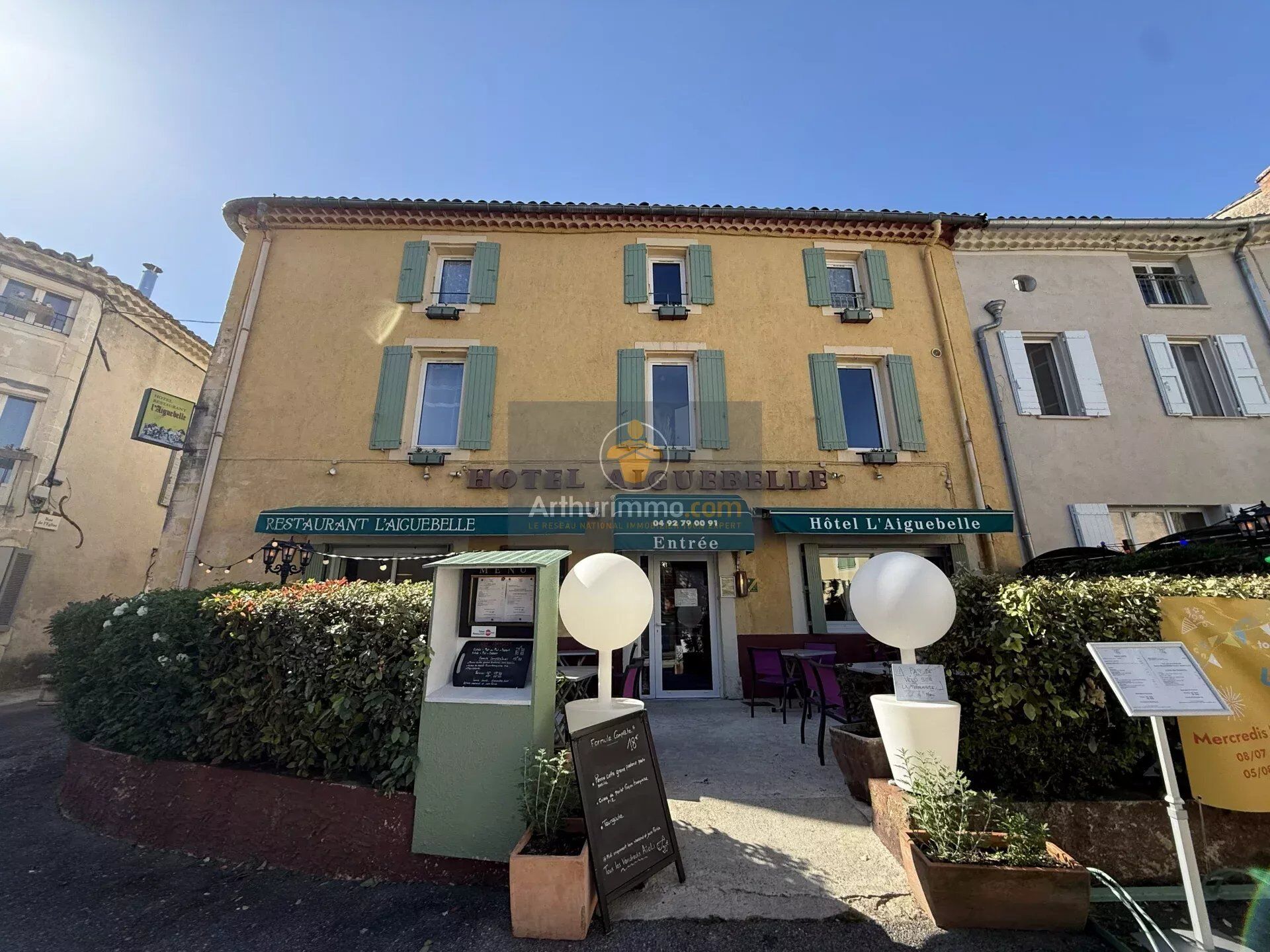 Local commercial 20 pièces 420 m² · à Céreste-en-Luberon · 420 m² · 143 000 €