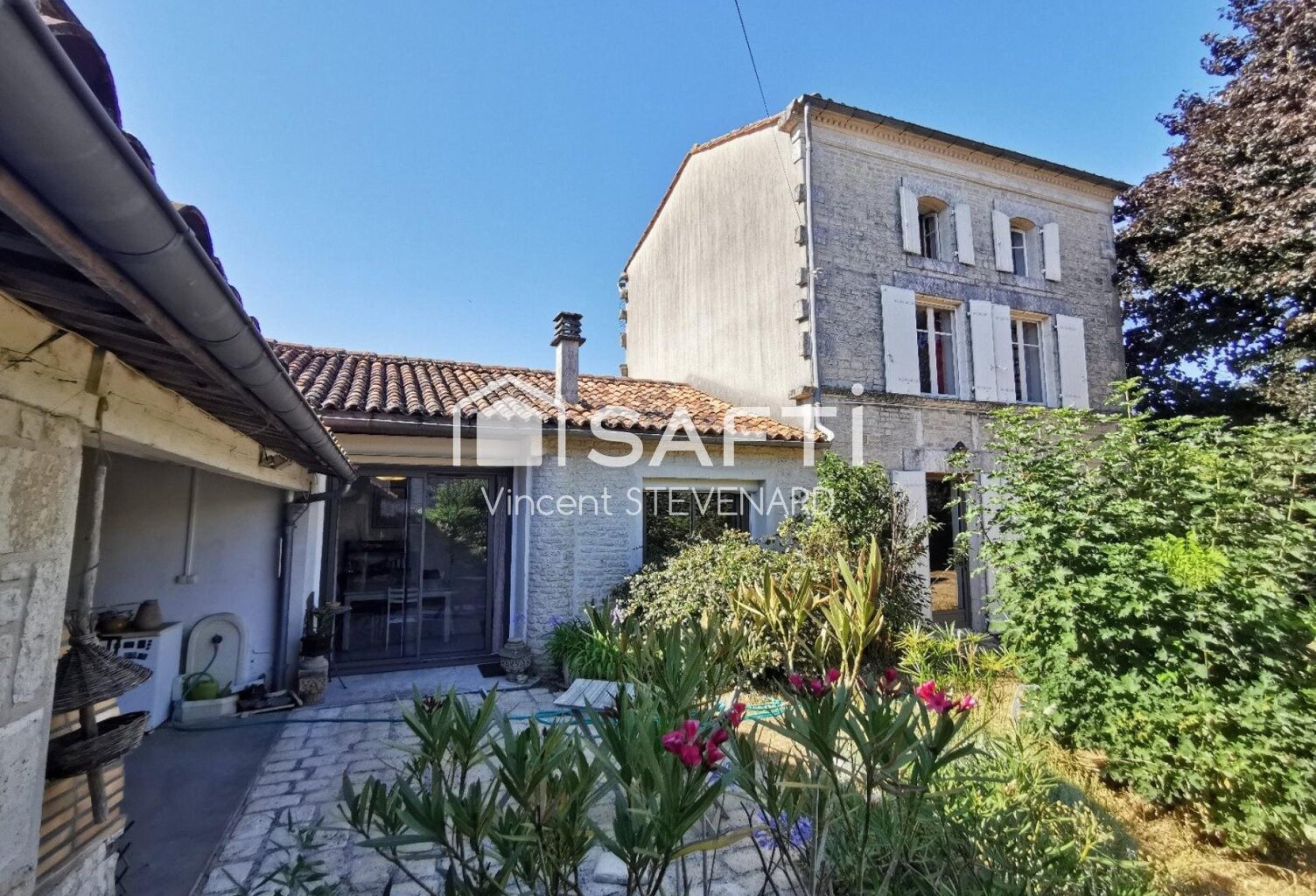 Maison en pleine campagne Charentaise — photo 1
