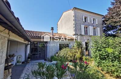 Maison en pleine campagne Charentaise — photo du bien