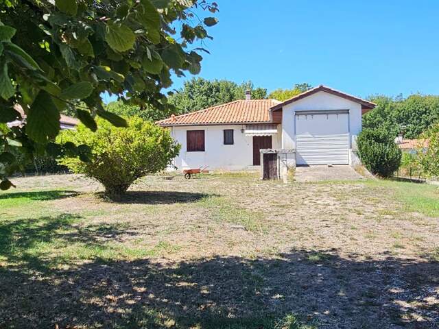 EN EXCLUSIVITE  : PLAIN PIED au coeur du bourg de Dignac — photo du bien