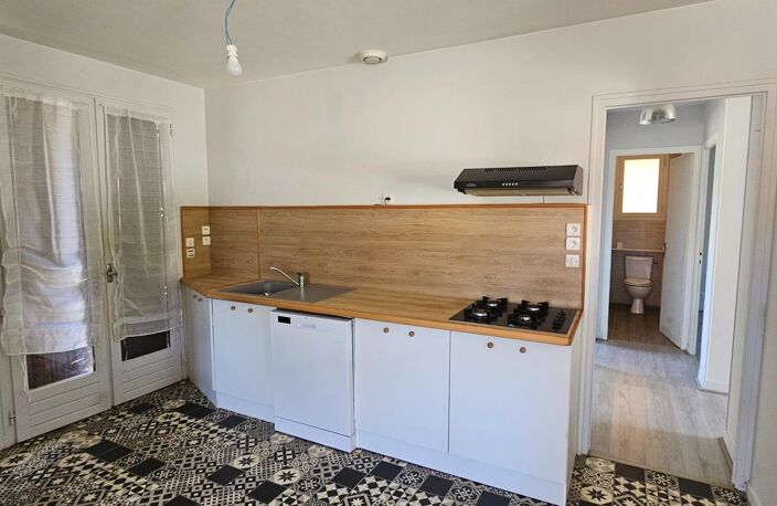 EN EXCLUSIVITE  : PLAIN PIED au coeur du bourg de Dignac — photo 3