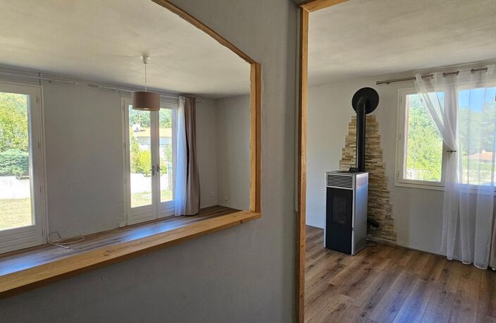 EN EXCLUSIVITE  : PLAIN PIED au coeur du bourg de Dignac — photo 4